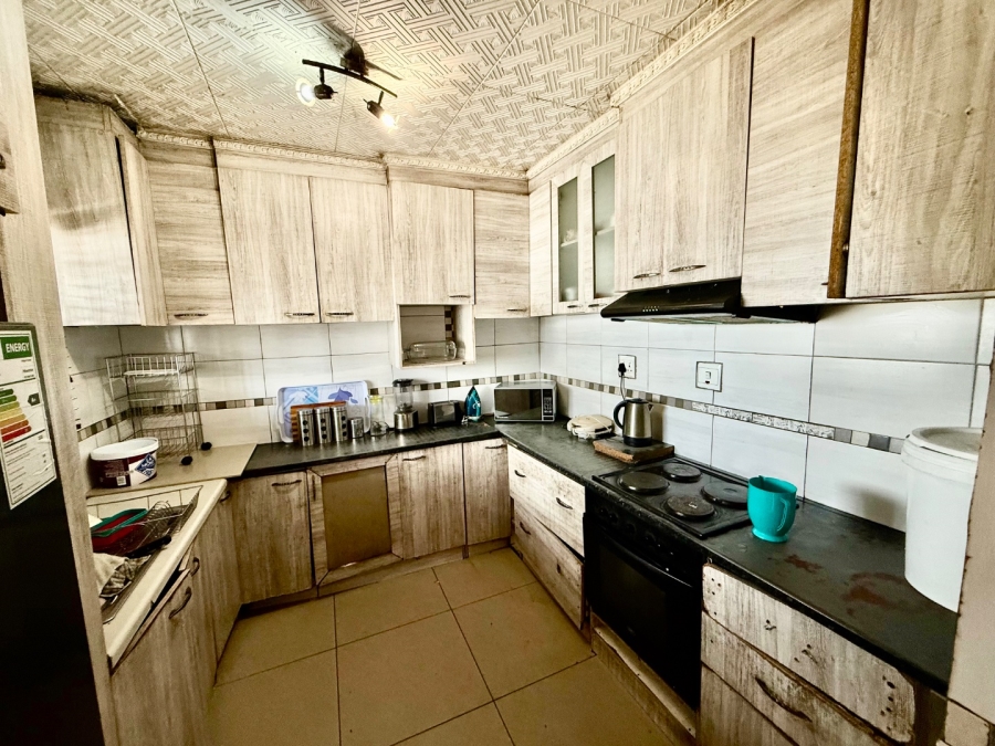 5 Bedroom Property for Sale in Delft South Western Cape